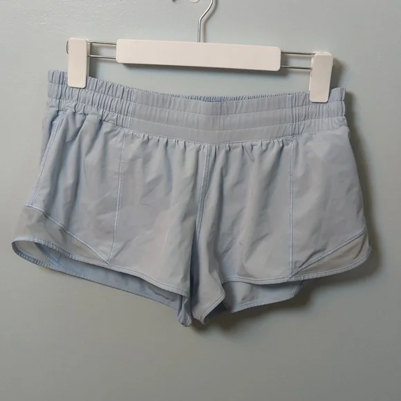 TOO LATE! CONSIGNED! Lululemon Hotty Hot Short II Blue Linen 2.5" - Picture 4 of 8